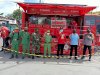 Berbagi sedekah 500 nasi box oleh Bank Mandiri syariah di Pasar Kraguman Jogonalan