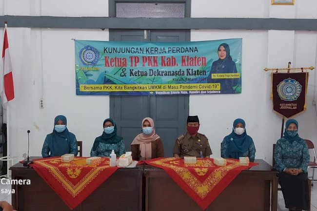 KUNJUNGAN KERJA PERDANA Ketua TP. PKK Kab. Klaten di Kecamatan Jogonalan