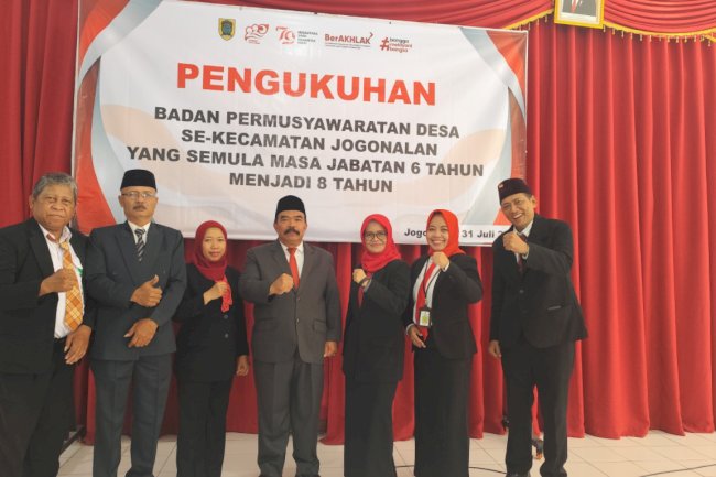 Pengukuhan Badan Permusyawaratan Desa SE-Kecamatan Jogonalan yang semula jabatan 6 Tahun Menjadi 8 Tahun