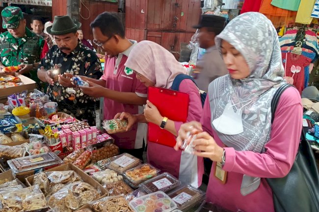 Sidak Pengawasan Pangan Jelang Idul Fitri 1446 H di Kecamatan Jogonalan