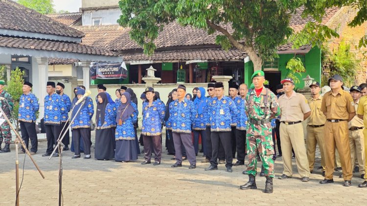 UPACARA BENDERA PERINGATAN HARI PAHLAWAN DI KECAMATAN JOGONALAN 