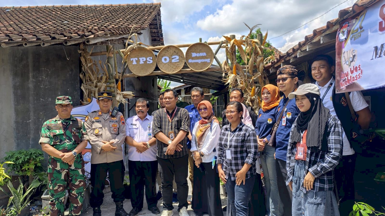 Camat Jogonalan bersama Linsek Jogonalan dan penyelenggara pemilu menerima delegasi dari tim KPU untuk lomba TPS se Kabupaten Klaten