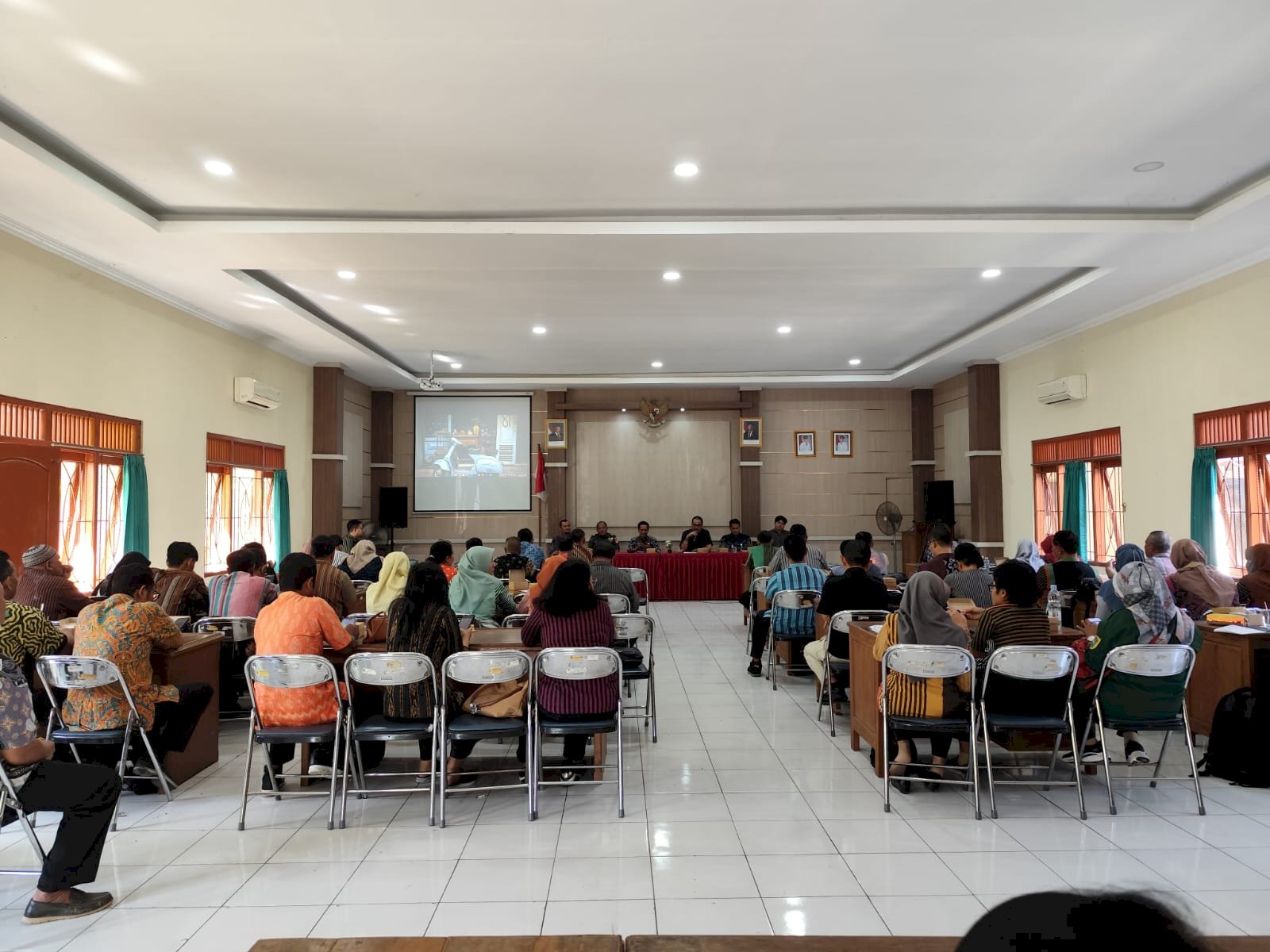 Tercatat ada 108.867 KPM Badan Pangan Nasional Republik Indonesia kembali menyalurkan bantuan pangan beras alokasi bulan Juni dan Juli 2025 di Kabupaten Klaten